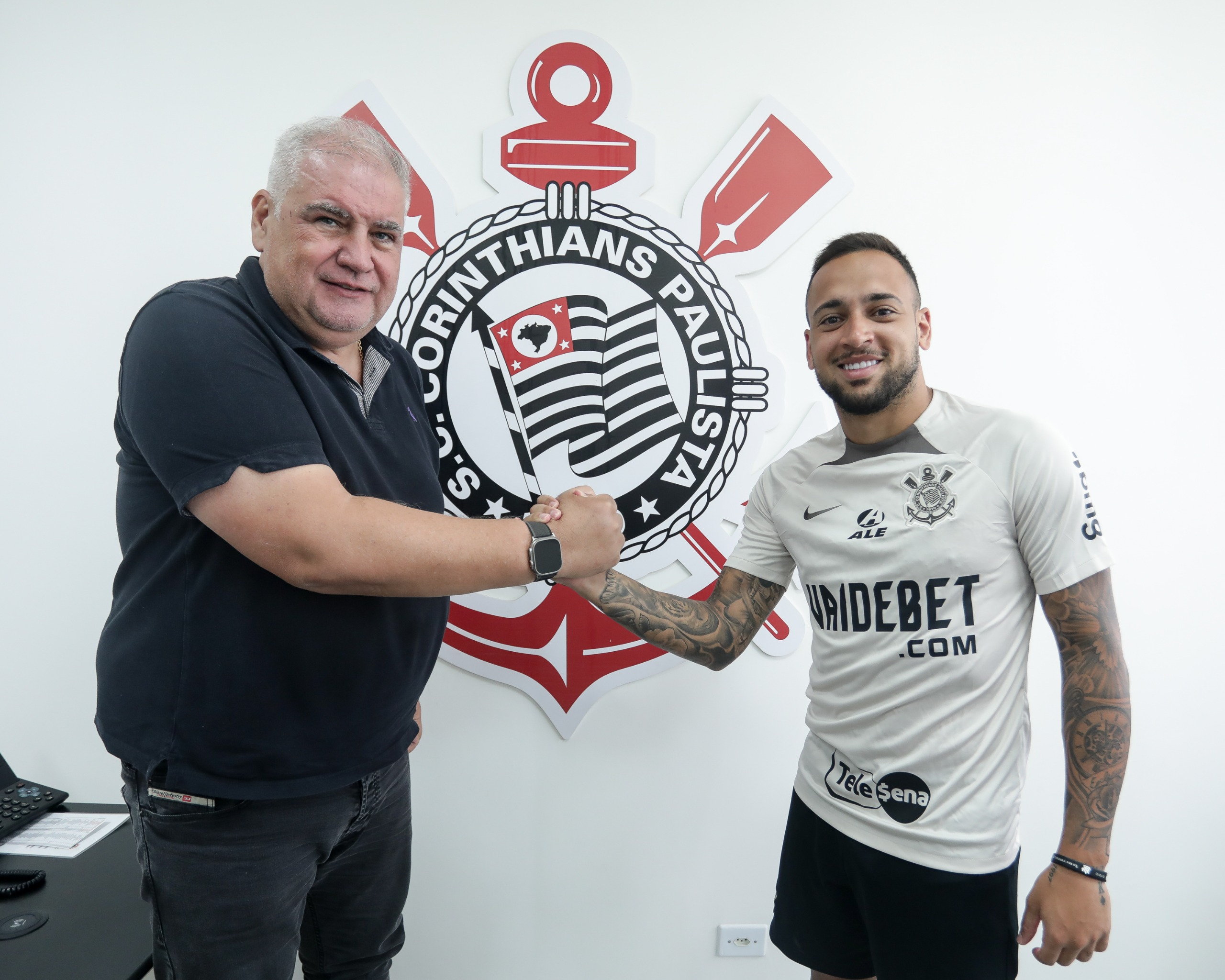 Maycon é registrado pelo Corinthians para o Campeonato Paulista 2024: Expectativas e Impacto no Elenco